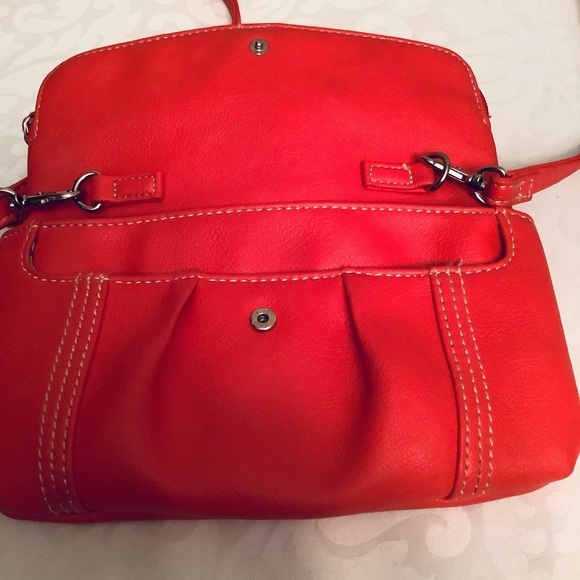 Denver Hayes Crossbody Bag Red - Picture 3 of 6